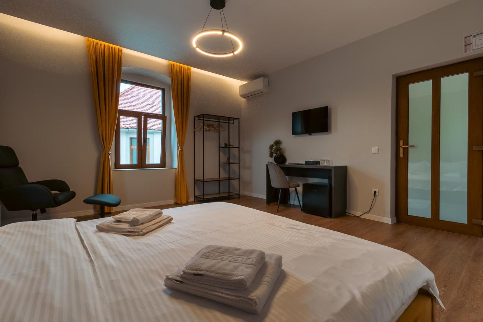 Hotel Epic Boutique Sibiu Esterno foto